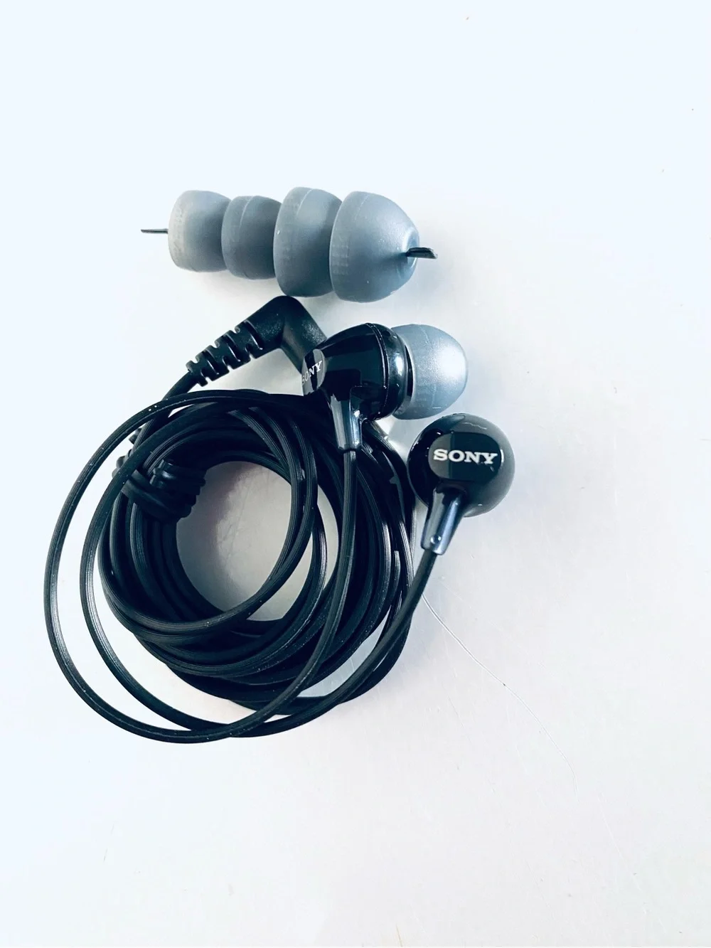 Sony Black Wired In-Ear Earbuds with Silicone Tips New